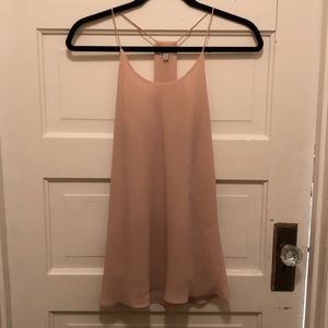 Super flattering flowy top!